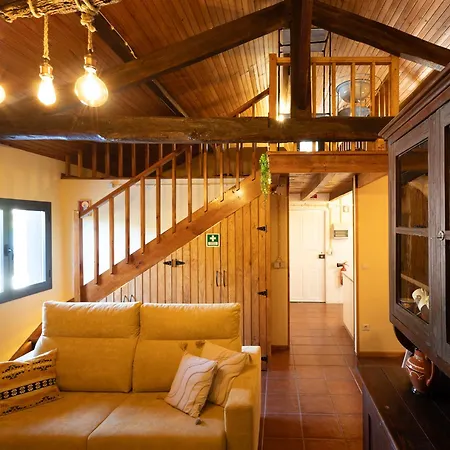 Holiday home Quintinha Do Varoso - Little Red House