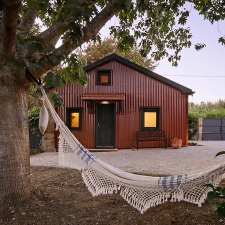 Quintinha Do Varoso - Little Red House 別荘 *