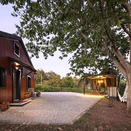 Quintinha Do Varoso - Little Red House *