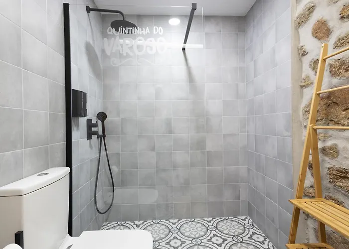 Quintinha Do Varoso - Little Red House *