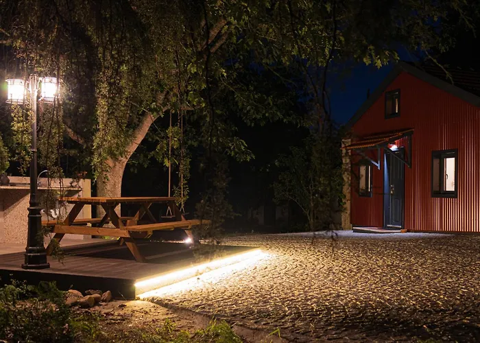 Quintinha Do Varoso - Little Red House